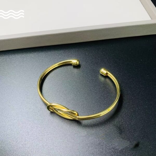 Love Knotted Brass Bracelet Design Light Luxury Opening